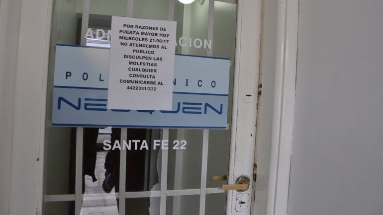 Las oficinas del Policlínico ayer no atendieron al público por el robo.