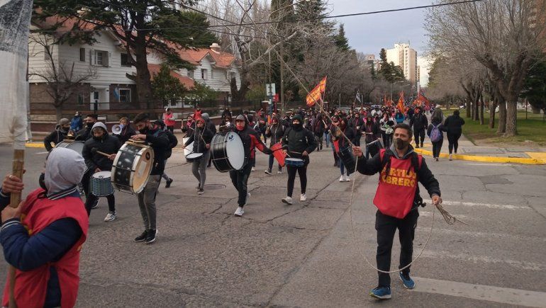 Organizaciones sociales marcharon y fueron recibidos en la Legislatura