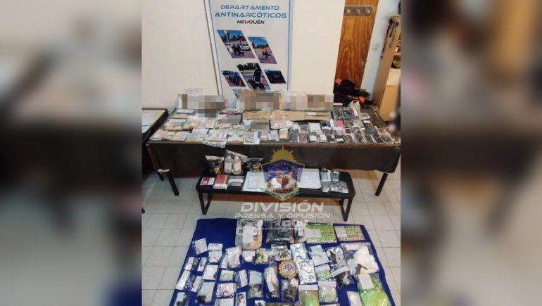 Megaoperativo: encontraron droga, más de $1 millón y unos U$S 500