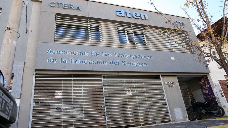 Clima caliente en la interna de ATEN