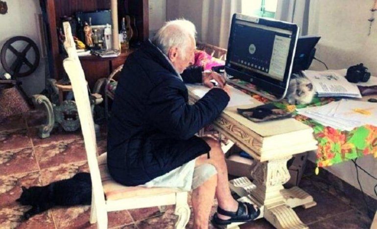 Abuelo de 92 años estudia online para recibirse de arquitecto