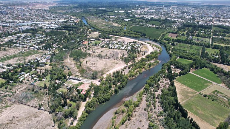 Una postal del nuevo Paseo Costero de 3 kilómetros sobre el río Neuquén.