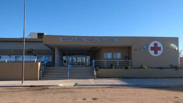 El bebé presentaba fractura en un brazo y quedó internado en el hospital de Las Grutas.