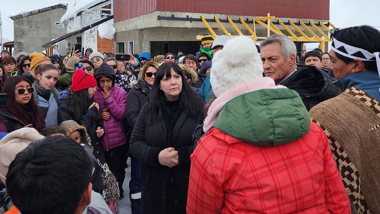 La ministra de Educación, Soledad Martínez, se presentó este lunes en el lugar. La ministra de Educación, Soledad Martínez, se presentó este lunes en el lugar.