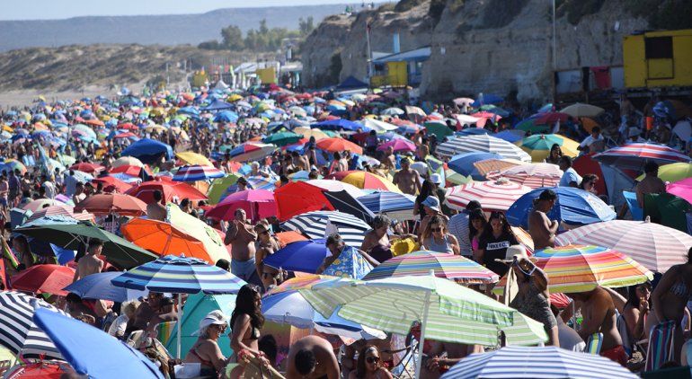 Por el carnaval, no entra un alfiler en Las Grutas