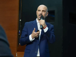 Juan Luis Ousset, jefe de la Gabinete de la provincia. Juan Luis Ousset, jefe de la Gabinete de la provincia.