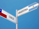 Chile y Argentina, en direcciones opuestas en materia de exportaciones de vino.