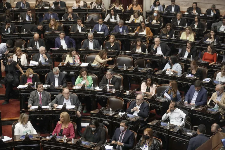 Con votos dudosos, avanza el debate por el acuerdo del FMI
