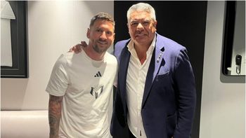 Crece la tensión: destruyen una estatua de Messi en medio del conflicto por la AFA | LM Neuquen Crece la tensión: destruyen una estatua de Messi en medio del conflicto por la AFA