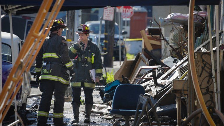 Temen que debajo de los escombros haya más víctimas fatales.