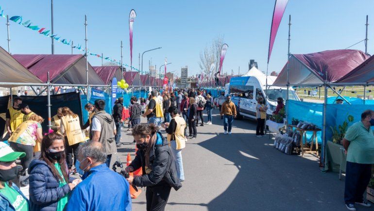 La primera edición de la Expo de Salud CuidArte es un boom de gente