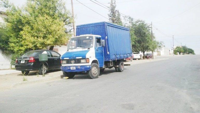 El camión fue peritado por la Policía en busca de huellas.