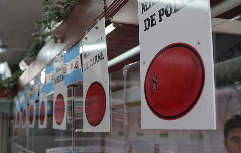 Como en muchos comercios, los carteles de precios sin ningún número. Como en muchos comercios, los carteles de precios sin ningún número.