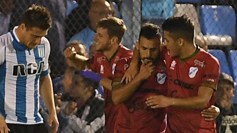 La Lepra no le quita pisada al Xeneize. El Ciclón alcanzó una victoria y se muestra esperanzado. La Academia se encontró con el Gasolero y perdió.