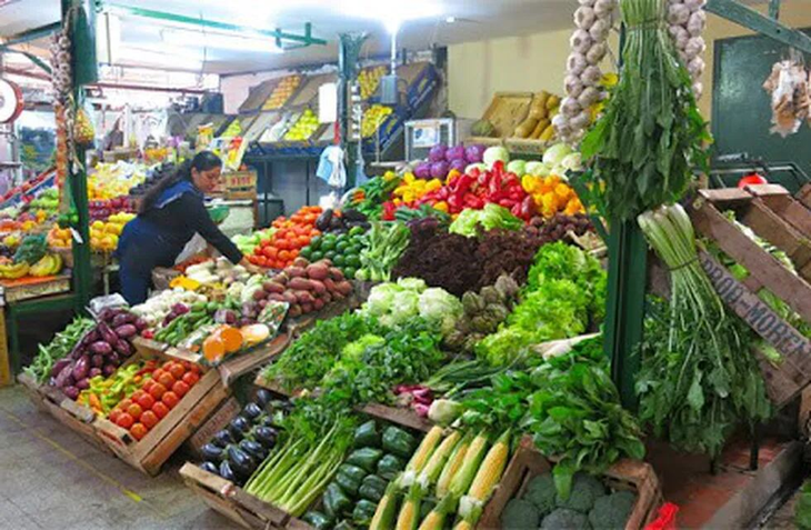 Gran trepada de los precios de la lechuga, tomate y cebolla. Gran trepada de los precios de la lechuga, tomate y cebolla.