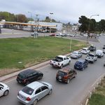 En las rotondas de Centenario podrían instalarse radares o fotomultas. | LM Neuquen En las rotondas de Centenario podrían instalarse radares o fotomultas.