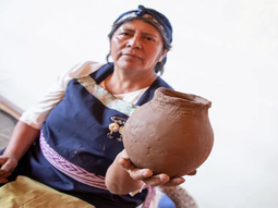 las artesanias mapuches en ceramica y el arte de conservar la identidad las artesanias mapuches en ceramica y el arte de conservar la identidad