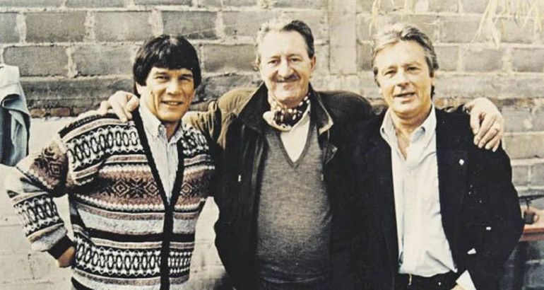 Foto de la visita de Alain Delon a su amigo Carlos Monzón en la Cárcel de Las Flores. Foto: Google. Foto de la visita de Alain Delon a su amigo Carlos Monzón en la Cárcel de Las Flores. Foto: Google.