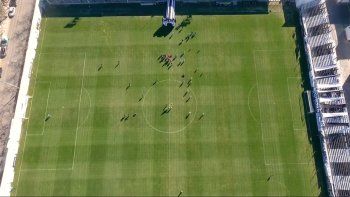 Cipo pisó el césped natural para un partido oficial en casa tras muchos años. Cipo pisó el césped natural para un partido oficial en casa tras muchos años.