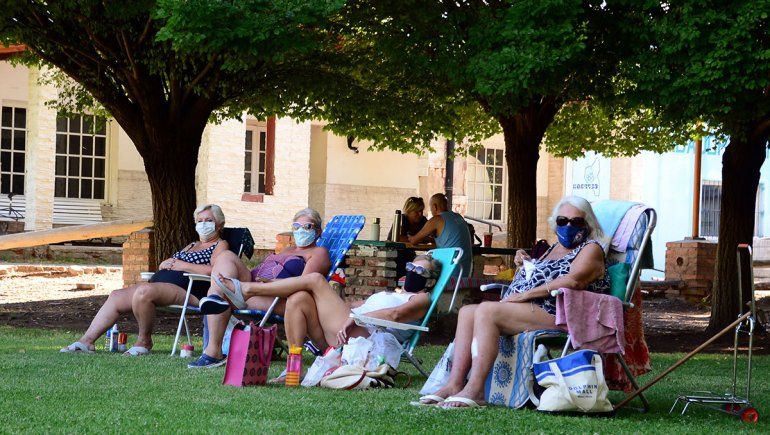Por la pandemia, los adultos mayores invadieron los clubes neuquinos