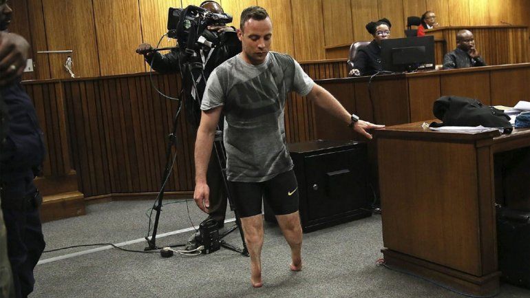 Condenaron a Pistorius a seis años de cárcel por asesinato