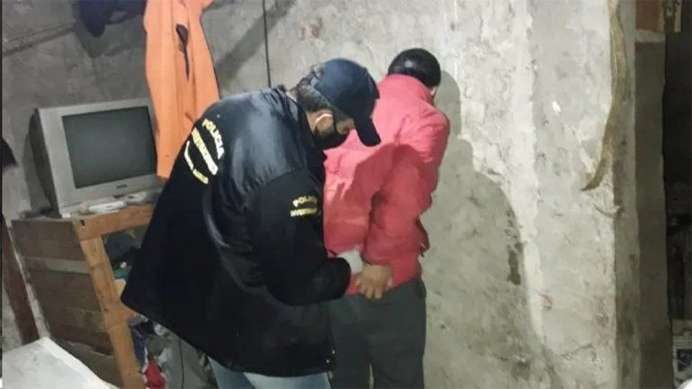 Tiene 18 años, violó y embarazó a su sobrina de 11, y su madre lo encubrió