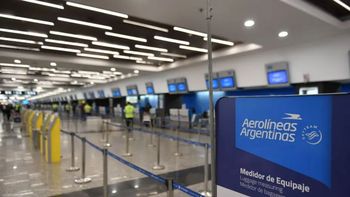 Aeroparque permanecerá cerrado durante 55 horas para realizar obras de mantenimiento y mejoras en la pista principal de la terminal aérea porteña. Aeroparque permanecerá cerrado durante 55 horas para realizar obras de mantenimiento y mejoras en la pista principal de la terminal aérea porteña.