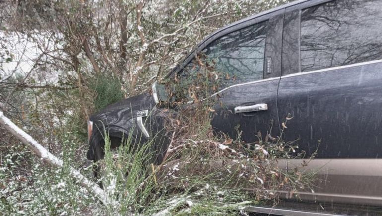 La nieve y el hielo causaron varios accidentes en la cordillera en las últimas horas.