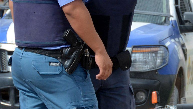 Extraño robo a un policía: sólo el arma y la credencial