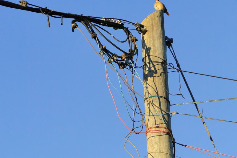 Mendoza: un hombre murió electrocutado al tocar un cable de una conexión clandestina