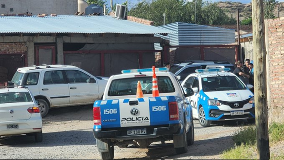 Femicidio en barrio Loteo Social: un cabo de la Policía mató a su pareja e intentó suicidarse