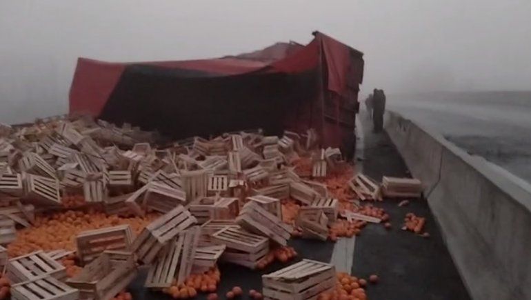 Un camionero murió tras perder el control sobre la Ruta 22
