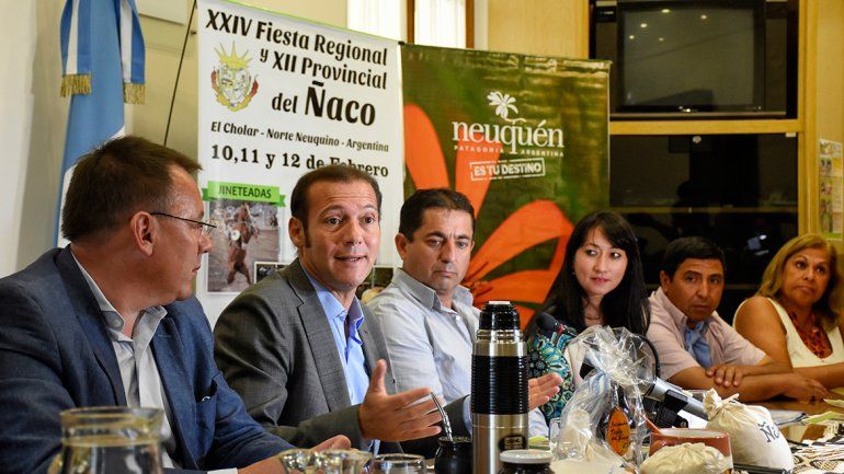 El gobernador Omar Gutiérrez y autoridades