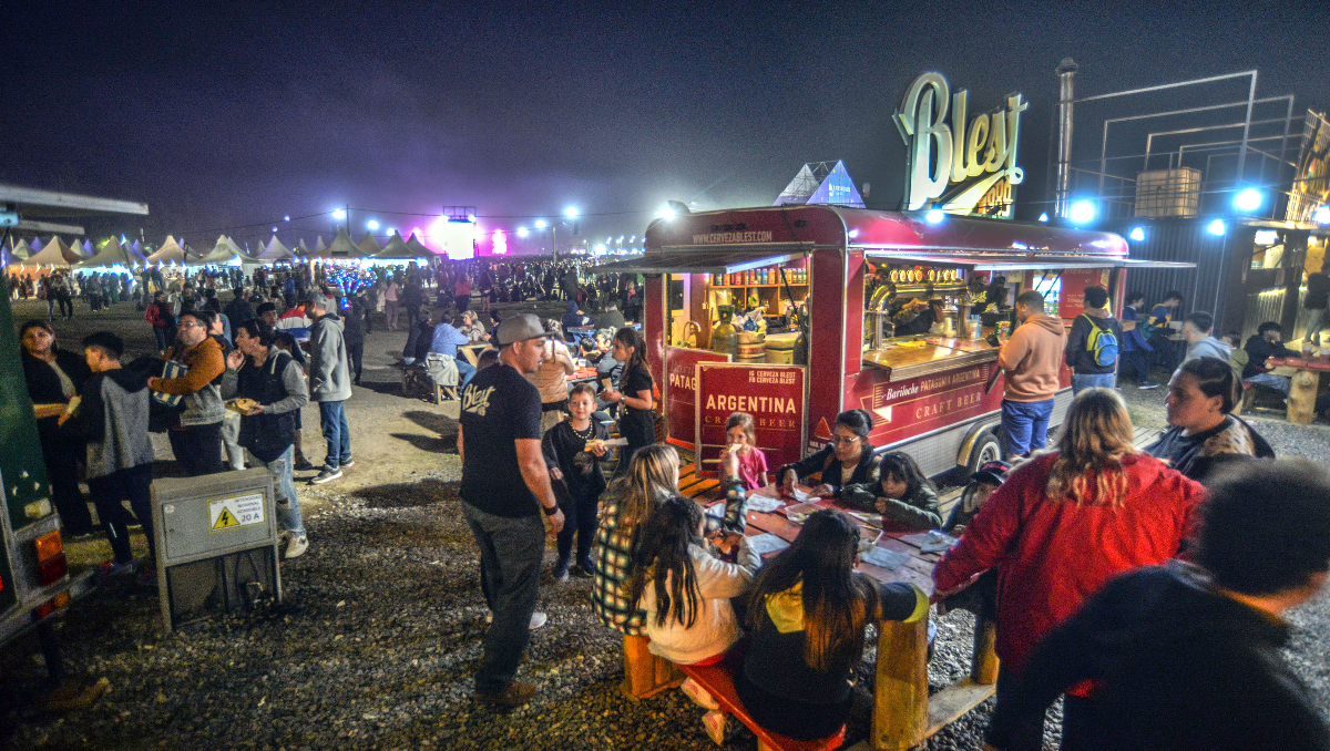 Así quedó la Isla 132 después de la Fiesta de la Confluencia