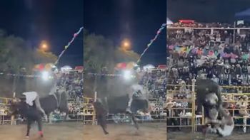 Un toro fuera de control dejó a un hombre hospitalizado durante un rodeo en México. Un toro fuera de control dejó a un hombre hospitalizado durante un rodeo en México.