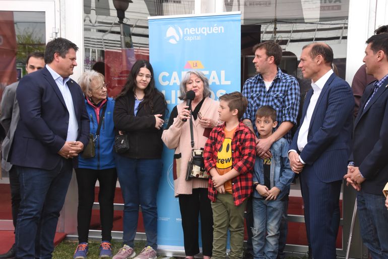 Mabel, madre de Marcelo Berbel, presente en la inauguración de la Feria del Libro.
