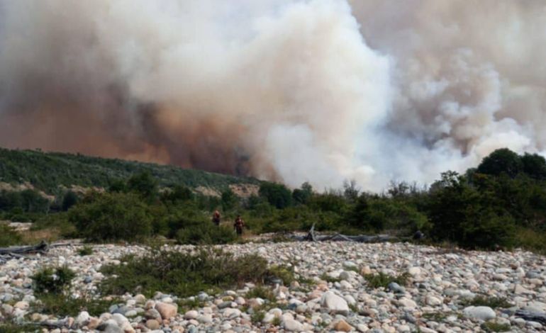 La Comunidad Nahuelpan apuntó contra el gobernador de Chubut. La Comunidad Nahuelpan apuntó contra el gobernador de Chubut.