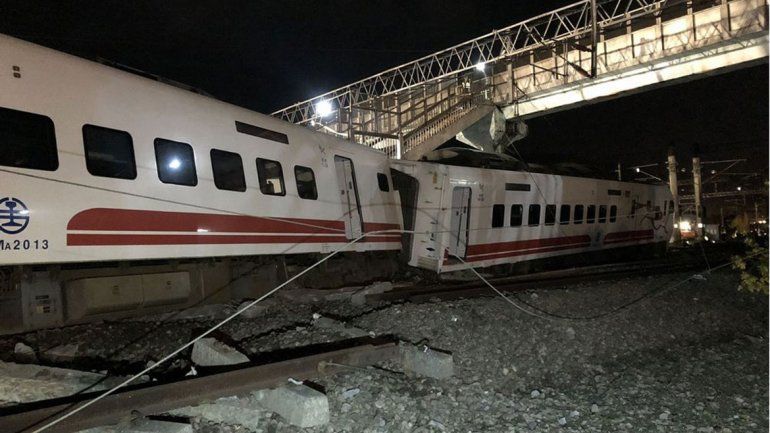 Descarriló un tren: hubo 22 muertos y 171 heridos