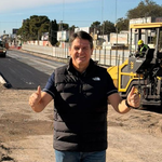 Día histórico: Gaido puso en marcha el asfalto de la Gran Avenida a menos de tres meses de iniciada la obra | LM Neuquen Día histórico: Gaido puso en marcha el asfalto de la Gran Avenida a menos de tres meses de iniciada la obra