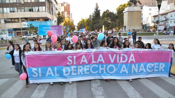 Fue masiva la marcha contra el aborto en la ciudad