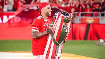 Nicolás Otamendi salió campeón en Portugal. Nicolás Otamendi salió campeón en Portugal.
