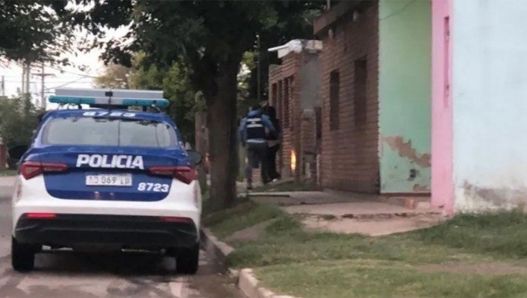 Iban a detenerlo por un abuso sexual y lo encontraron muerto