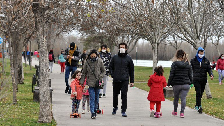 Confirman 22 nuevos casos en un día y en Neuquén rozan los 700