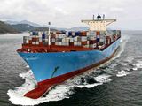 El Maersk Sana, un portacontenedores de 102.000 toneladas de peso muerto (TPM) con capacidad para transportar 8.450 TEU.