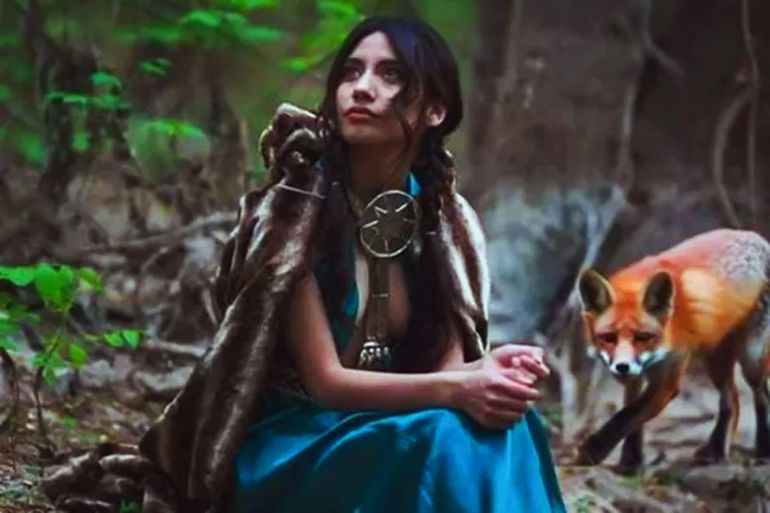 Día del Orgullo: Ain cosía a escondidas y ahora creó su propia marca de ropa sin género