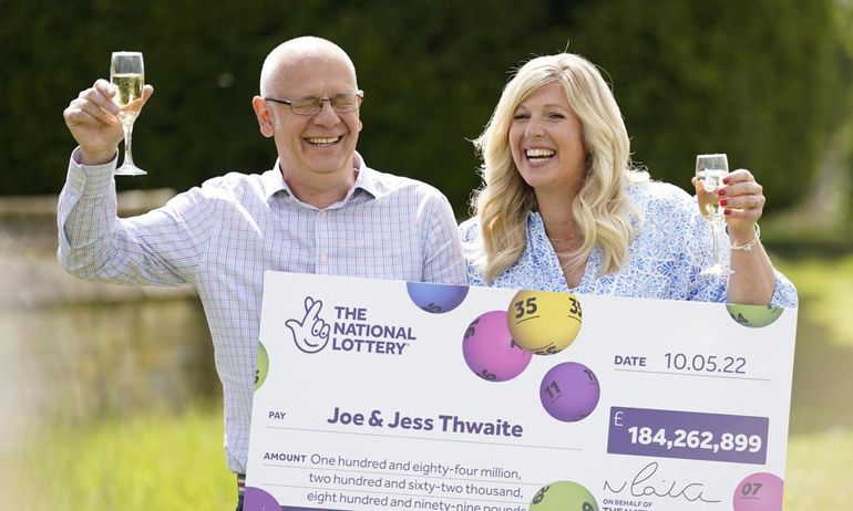 Premio histórico en la lotería europea convirtió en millonaria a una pareja británica