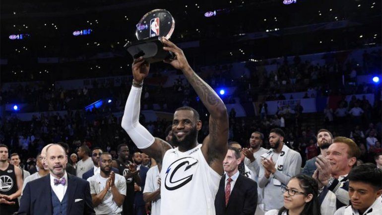 Juego de las Estrellas: LeBron le ganó el duelo a Curry