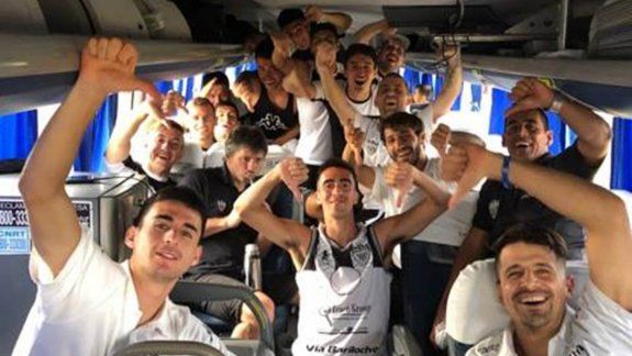 La foto del plantel de Cipo burlándose del descenso de Roca
