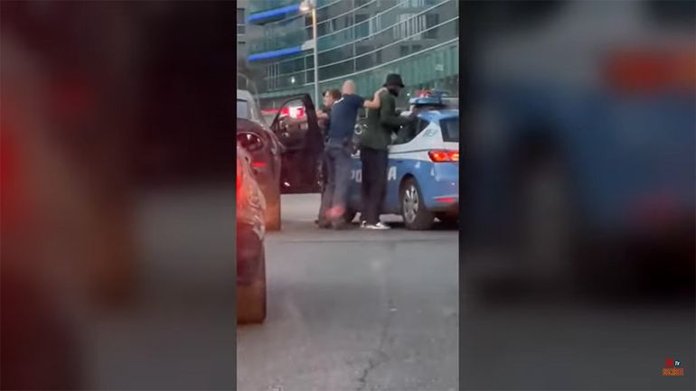 Viral: una figura del Milan fue detenido a punta de pistola en un confuso episodio