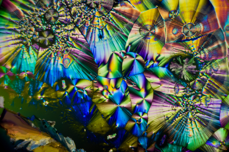 Primer lugar en Wiki Science Foto Física Sudámerica. Son cristales de vitamina C vistos con luz polarizada.